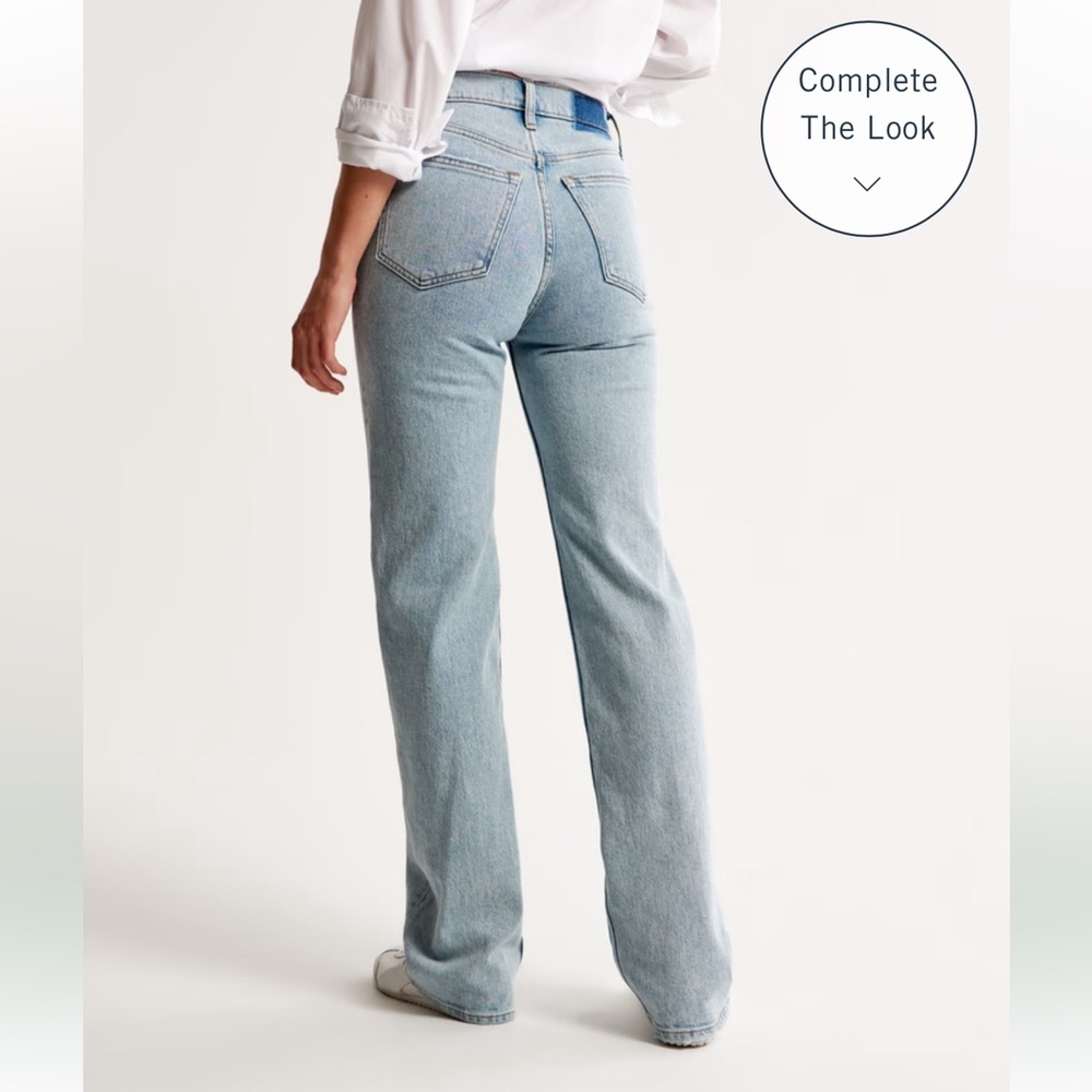 Abercrombie 90s High Rise Relaxed Jeans (light wash)